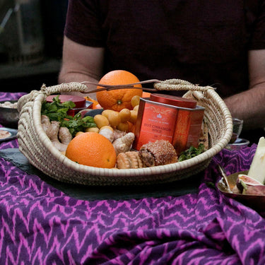 Harney & Sons Hot Cinnamon Spice Tea Tin - Black Tea with Orange & Sweet Clove - 2.67 Ounces, 30 Sachets